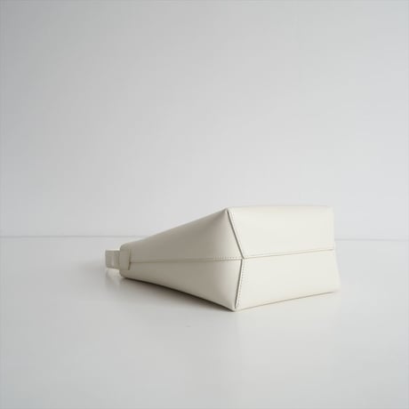 2024・人気完売品 / 未使用 / DEUXIEME CLASSE購入品 / FRENZLAUER / MAMI MEDIUM バッグ / 24092510000830 / 2503-0907