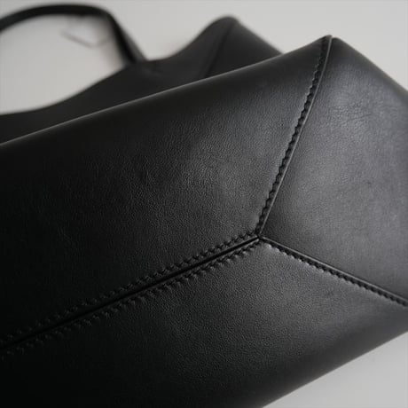 2023 継続販売品 / LOEWE / パズルフォルド トート ミディアム（シャイニーカーフ） / 2403-0687
