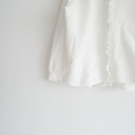 2024SS / journal standard luxe / CLシャンブレー フリルブラウス / 24050440003010 / 2603-0677