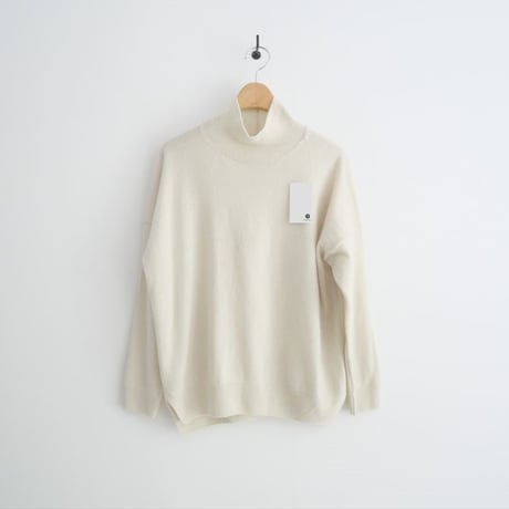 2024AW / evam eva / cashmere turtleneck / E243K129 / 2508-2090