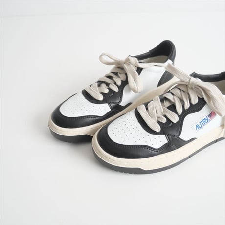 継続販売品 / AUTRY / MEDALIST LOW / 2410-0823