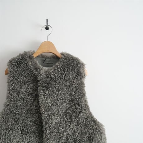 2023AW / 未使用 / UNITED ARROWS購入品 / HYKE / FAUX SHEARLING CROPPED VEST / 17406 / 2405-0223