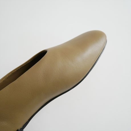 2026SS今季・人気完売サイズ GALERIE VIE LAUREL カバードスリッポン 27016201012 2606-0604