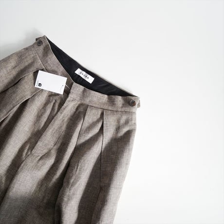 2025SS / SACRA / LINEN COTTON CHAMBRAY PANTS / 125106112 / 2509-2030