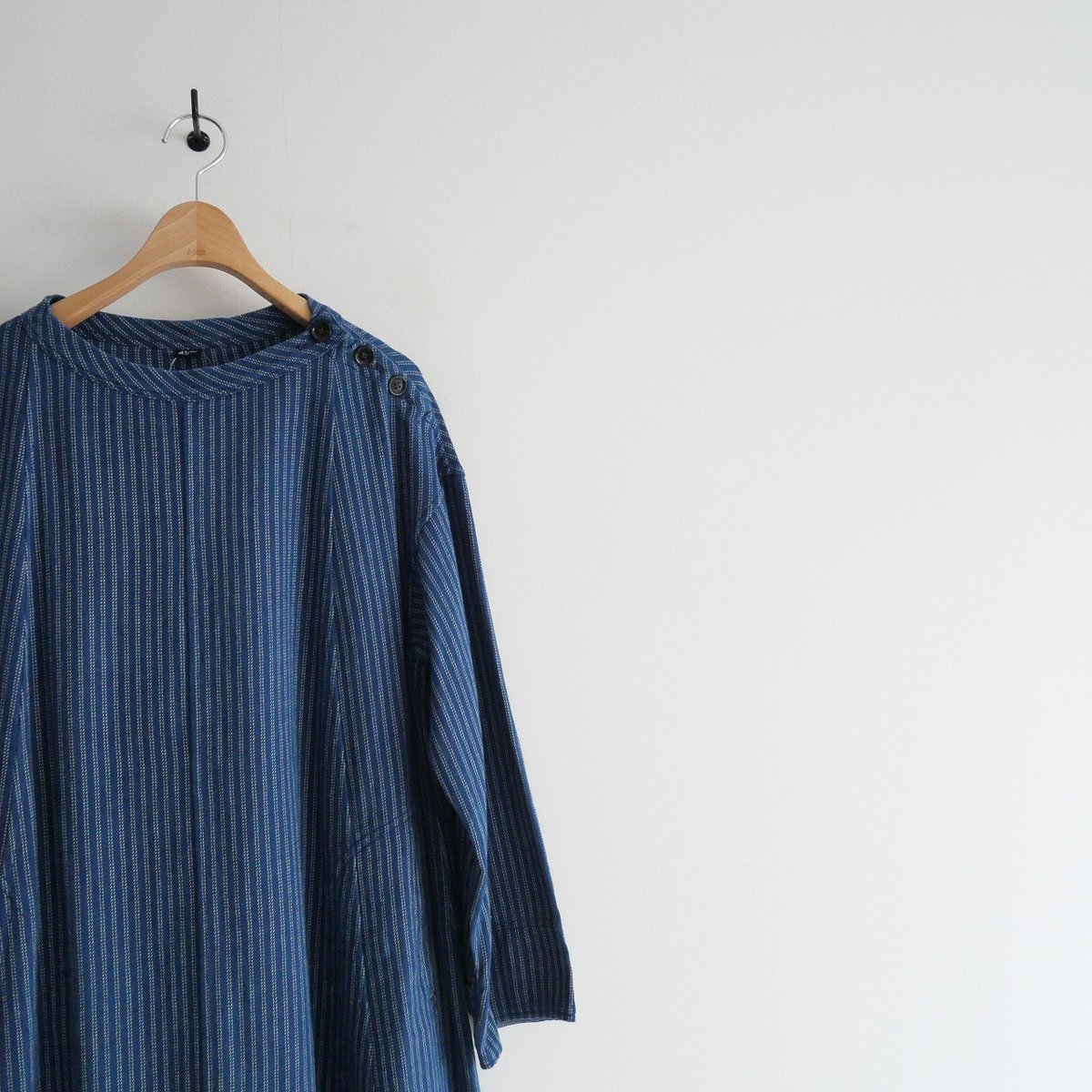 本日価格変更45R 藍インドネルチェックのカシュクールドレス