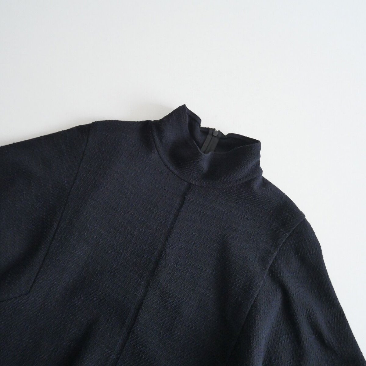 ebure - 未使用 23AW ebure エブール コットンツィードツイル ハイネックショート丈トップス 半袖 カットソー サイズ38 ネイビー レディース 古着 中古 USED fit=scale-down,w=1200