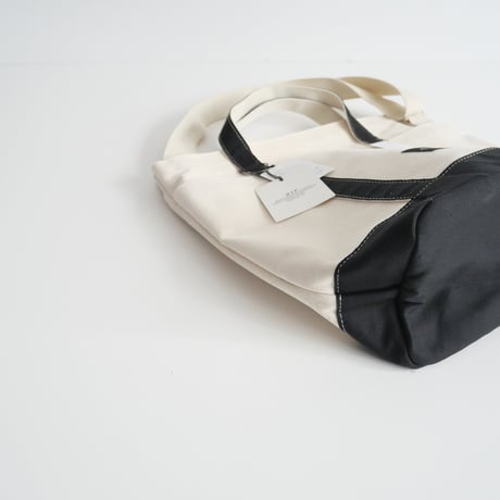 2023 / BAGSINPROGRESS / ZIPPER TOTE MEDIUM / 2403-0127