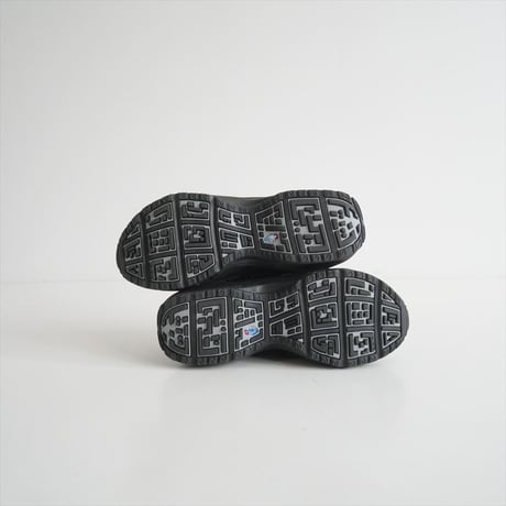 〇継続販売品 / NIKE / WMNS AIR MAX SNDR  / FZ2068-001 / 2510-0999