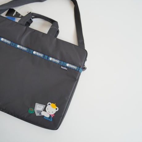 2024・人気完売品 / 未使用 / LeSportsac×familiar / TH LAPTOP CASE 15ファミリアサンダーアートLP / 1562 / 2504-0698