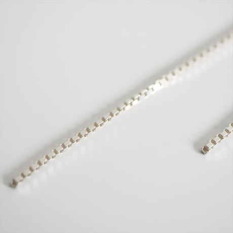 継続販売品 / SASKIA DIEZ / ショートオープンフリンジピアス / 2505-0267