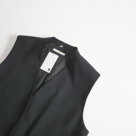 2024SS・人気完売品 / Plage / calla lily ジレ (black) / 24010922703120 / 2412-0428