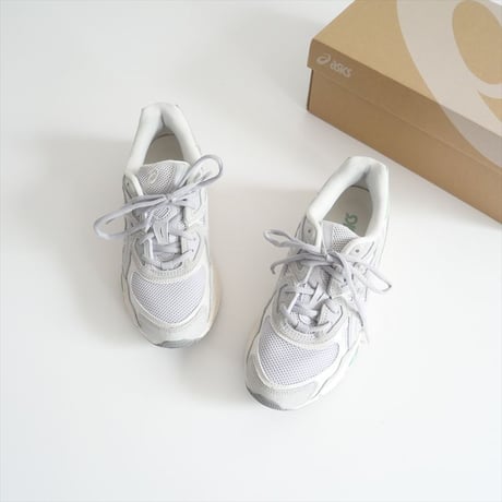 2024SS / emmi別注品 / ASICS / GEL-NYC スニーカー / 1203A383-022 / 2506-0496