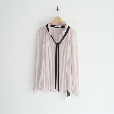 継続販売品 / 未使用 / L’UNE / プリーツフリルブラウス / LU19X-109 / 2406-2038