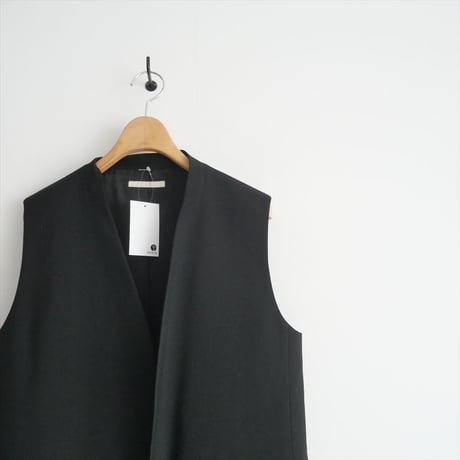 2024SS・人気完売品 / Plage / calla lily ジレ (black) / 24010922703120 / 2412-0428