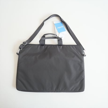 2024・人気完売品 / 未使用 / LeSportsac×familiar / TH LAPTOP CASE 15ファミリアサンダーアートLP / 1562 / 2504-0698