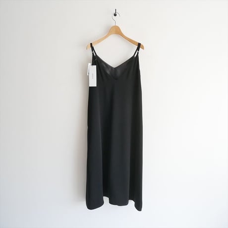 継続販売・人気完売品 / 未使用 / SOEJU サテンキャミソールワンピース S-00-OP-033 / 2604-0376