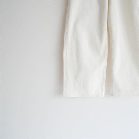 2026SS今季・人気完売品 / 未使用 / FRAMeWORK ルーズストレートデニムパンツ 26030220312010 / 2604-0448