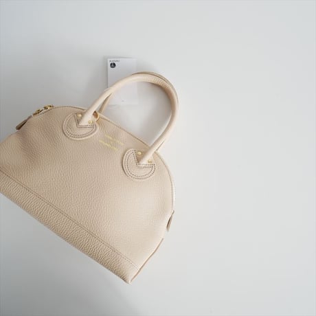 継続販売品 / YOUNG&OLSEN / EMBOSSED LEATHER ZIP BOAT BAG S  / YO2403-GD009 / 2512-1324
