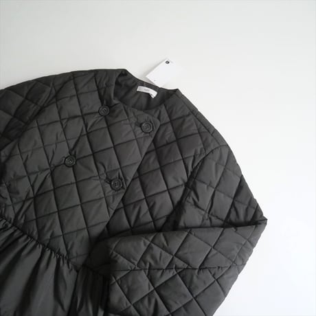 〇2023AW・人気完売品 / yori / ヘムフリルキルトショートコート / YR25-23130AW / 2504-1326