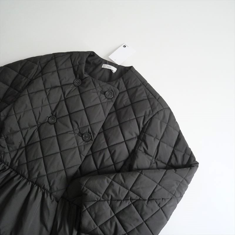 〇2023AW・人気完売品 / yori / ヘムフリルキルトショートコート