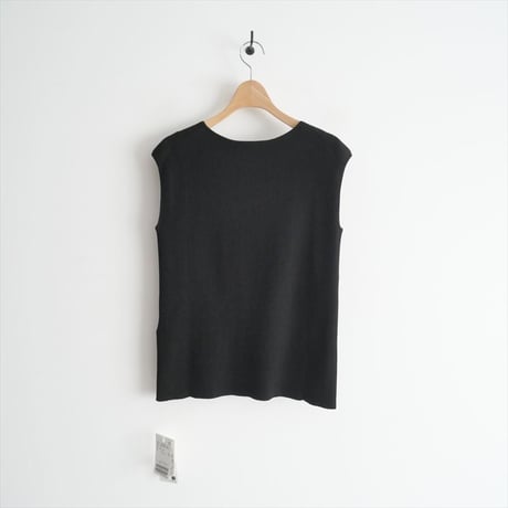 2022 / DEUXIEME CLASSE / neo beauty sleeveless / 22080500704010 / 2309-0214
