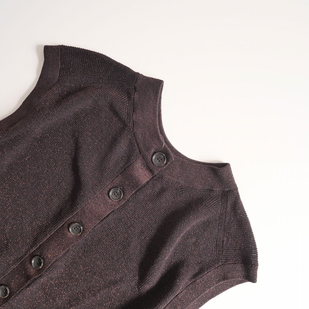 IENA - 前ボタンノースリーブプルオーバー fit=scale-down,w=1200