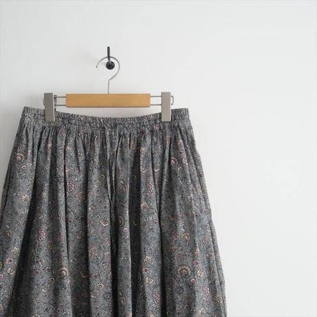 2022 / SOIL / 40'S POPLIN FLOWER PRINT GATHERED SKIRT / 2405-0927
