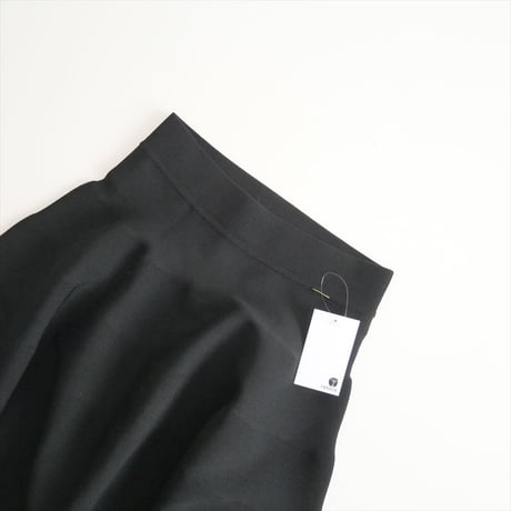 2022AW / Room no.8 BLACK / PLATING TIERED Skirt / BR8KN-183 / 2404-0602