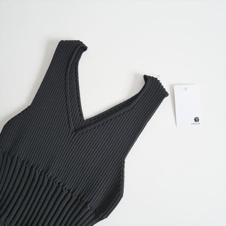 2025SS今季新作 / CFCL / FLUTED V-NECK SLEEVELESS MERMAID DRESS / CF009KH071 / 2502-0737