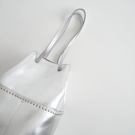 2024 / J&M DAVIDSON / MINI DAISY WITH STUDS / 01982185 / 2410-1011