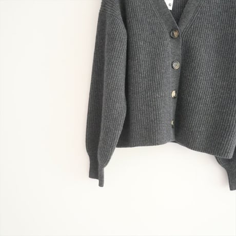 〇2022AW / DEUXIEME CLASSE / Cropped Vネック カーディガン / 22080500813030 / 2504-0439