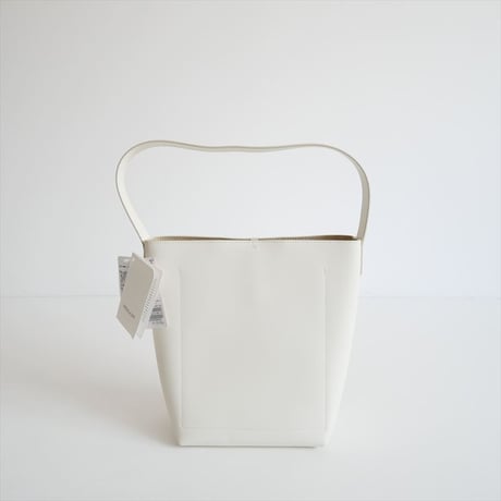 人気完売品 / 未使用 / DEUXIEME CLASSE購入品 / FRENZLAUER / MAMI MEDIUM バッグ / 24092510000830 / 2510-0433