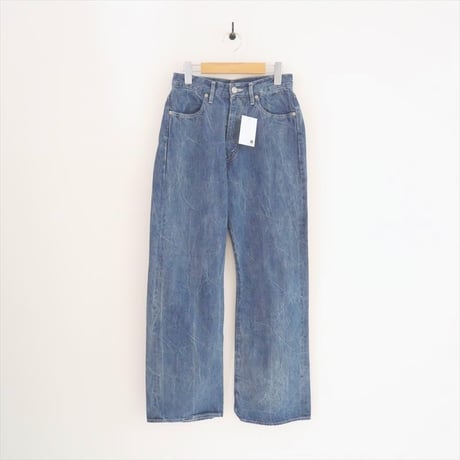 2022 / AURALEE / SELVEDGE FADED LIGHT DENIM WIDE PANTS / A22SP04DE / 2408-2084