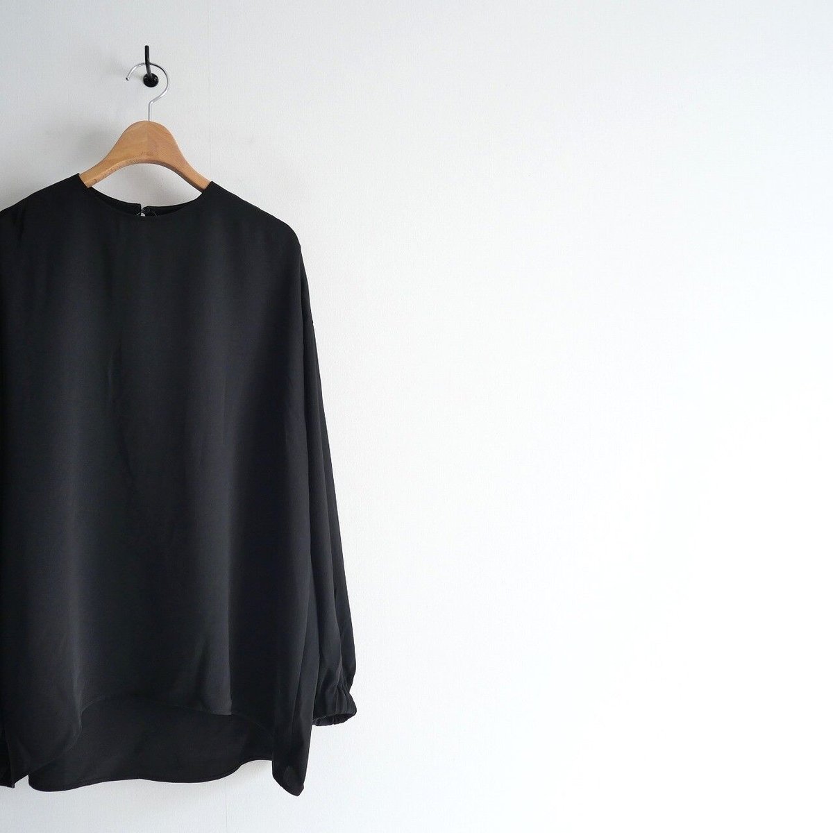 LOHEN / バックデザイン/長袖ブラウス/FREE/ポリエステル/WHT/LH22A-BL044 2022 / LOHEN / 袖ゴムバックデザインブラウス / LH22A-BL044 / 2