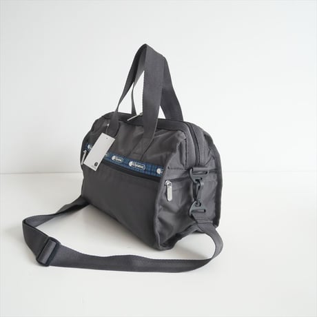 2024・人気完売品 / LeSportsac×familiar / DELUXE SM WEEKENDERファミリアサンダー / 4317 / 2504-0492
