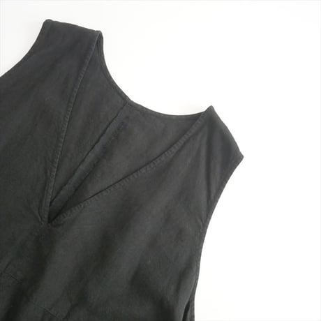 2022 / nest Robe / ブラックリネンバックVネックノースリーブワンピース / 01222-1194 / 2409-2108