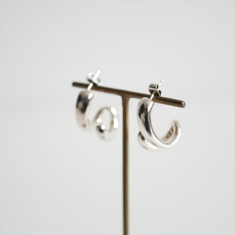 継続販売品 / 1er Arrondissement同型お取扱い / PHILIPPE AUDIBERT "Paige”ピアス（L） B1053BAC377 / 2604-0804
