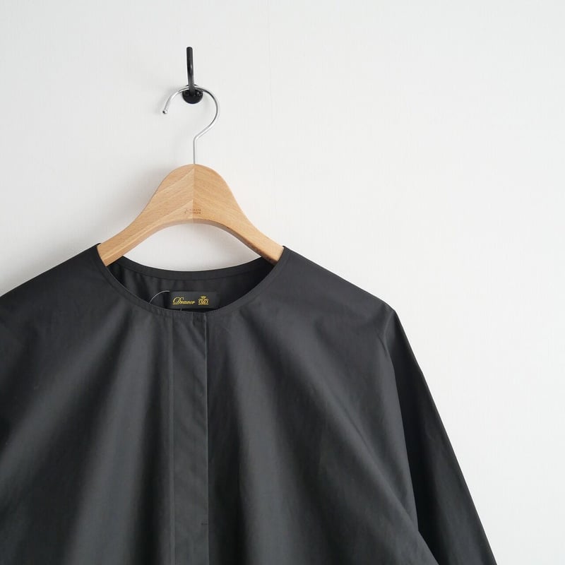 美品　ドゥロワー　2022AW　コットンクルーネックバックフレアブラウス　F　黒 美品 ドゥロワー 2022AW コットンクルーネックバックフレア