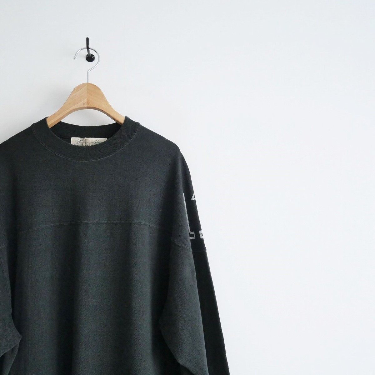 ドゥーズィーエムクラス　レミレリーフ　フットボールTシャツ fit=scale-down,w=1200