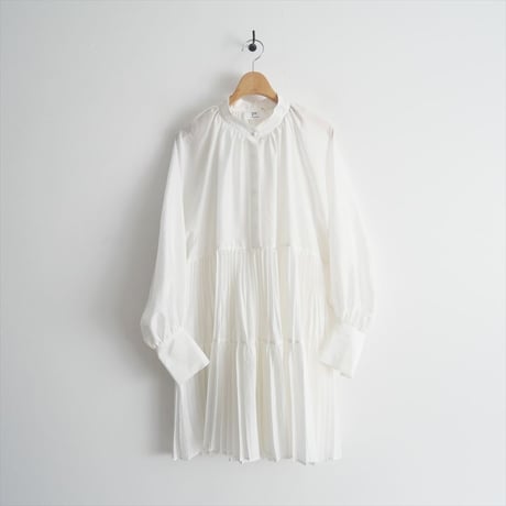 2023 / 1er Arrondissement / プリーツブラウス / B1033AFB017 / 2411-1495