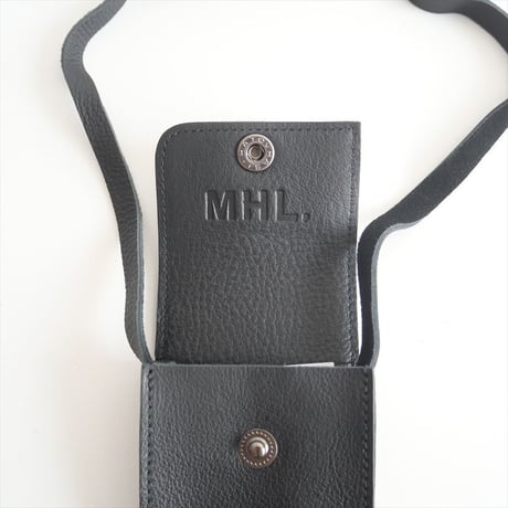 2024SS今季 / MHL. / GRAIN LEATHER　レザーミニショルダー / 5954171501 / 2404-0923