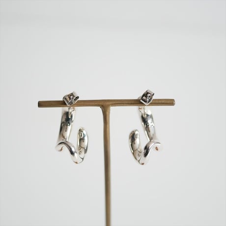 継続販売品 / 1er Arrondissement同型お取扱い / PHILIPPE AUDIBERT "Paige”ピアス（L） B1053BAC377 / 2604-0804