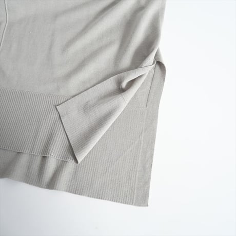 2023 / theory luxe / LAWRENCE ARLO ニット / 03-3301714 / 2501-0778