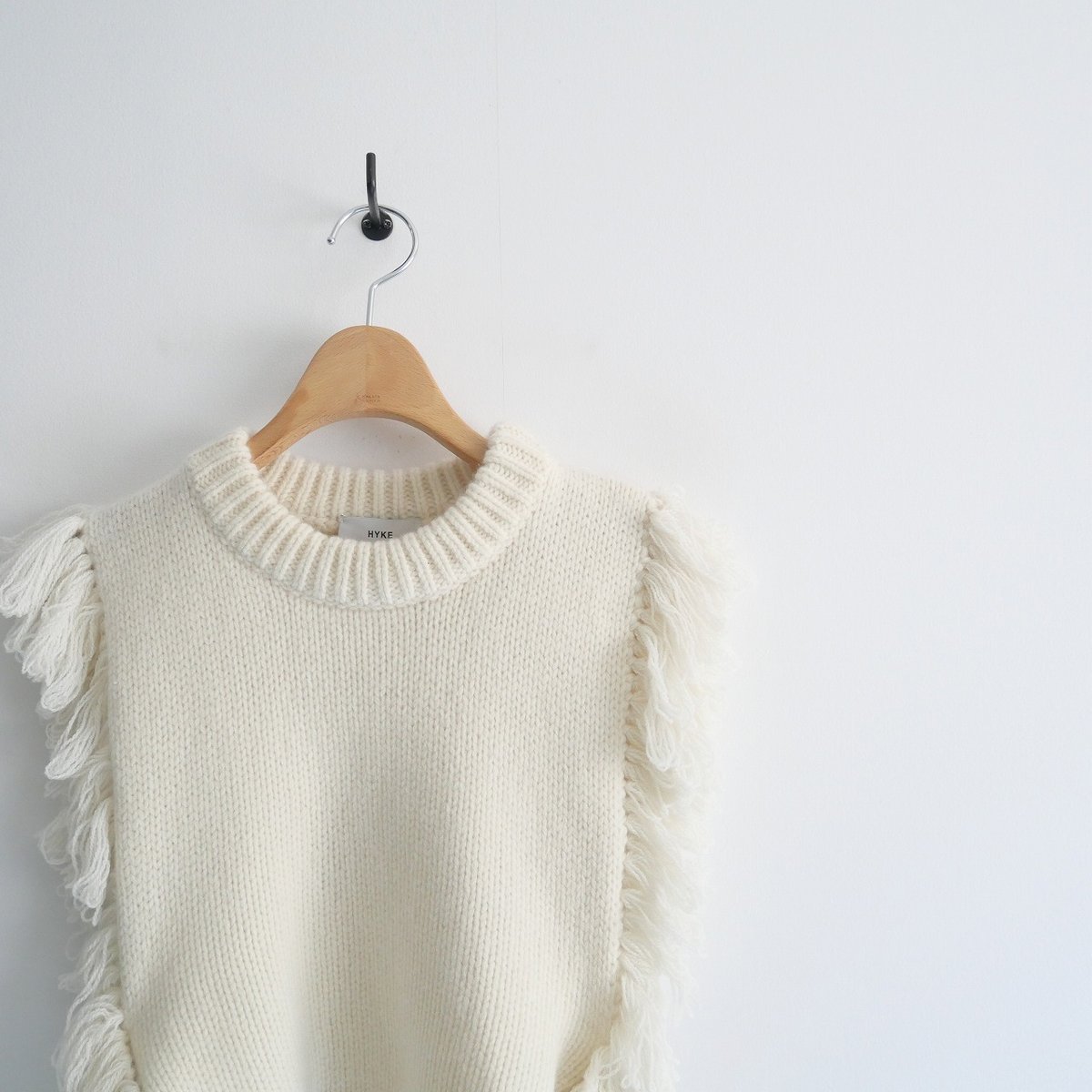 2023AW / HYKE / FRINGE SWEATER VEST / 232-11332