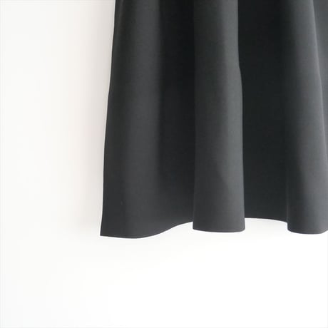 2022AW / Room no.8 BLACK / PLATING TIERED Skirt / BR8KN-183 / 2404-0602