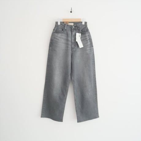 〇2024SS・人気完売品 / 未使用 / YANUK / JOAN Loose Straight デニムパンツ / 57141229 / 2507-0887