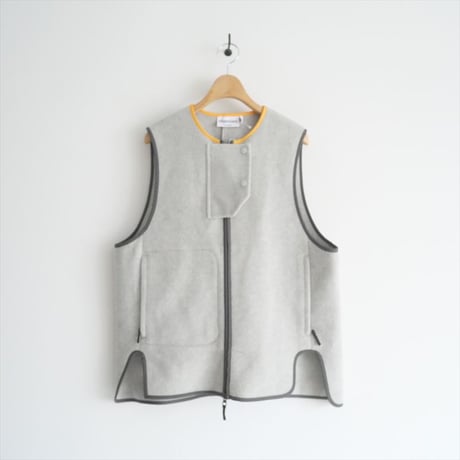 2022AW / nagonstans / asymmetry slit vest / 470FA830-1490 / 2411-0724