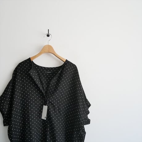 2025SS / JOURNAL STANDARD / レーヨン麻ノーカラーブラウス / 25051400916220 / 2601-0569