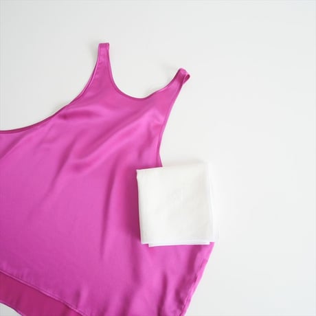 2024SS今季 / 未使用 / unefig. / Cropped tank シルク / 2406-0029