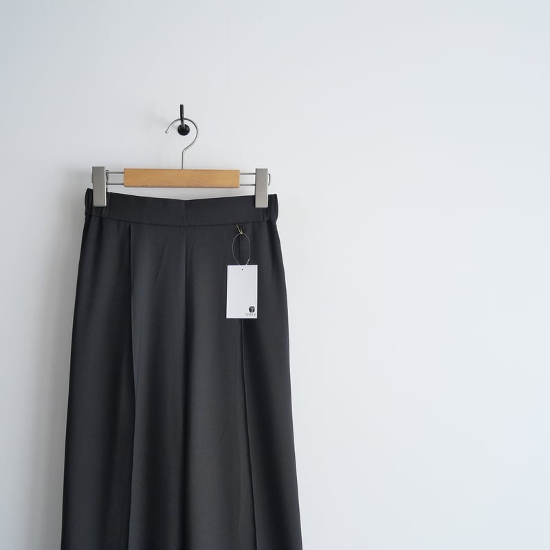 2023 / yori / ノンアイロンワイドパンツ / YR22-23138AW / 240 2023 / yori / ノンアイロンワイドパンツ / YR22-23138AW / 240